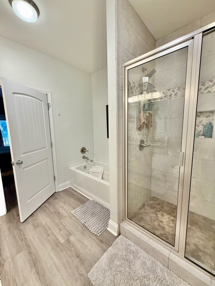 411B Redwood Ave #1 - Photo 6 of 17