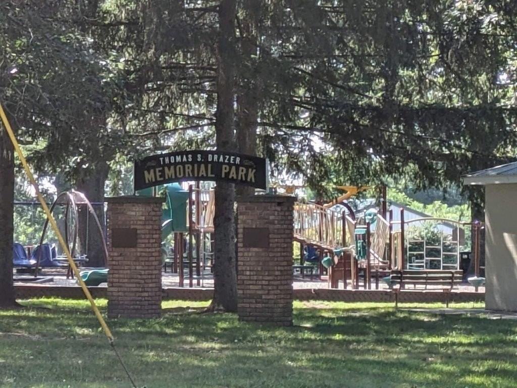 812 W Daumer Rd Apt C1 - Photo 3 of 17