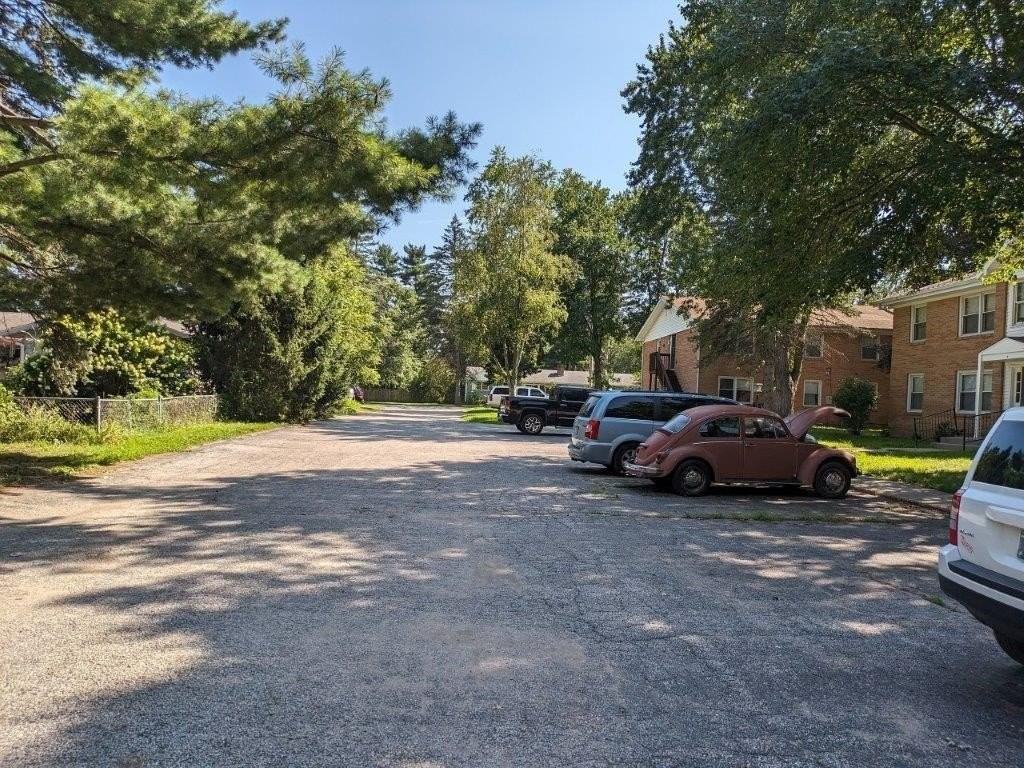 812 W Daumer Rd Apt C1 - Photo 6 of 17