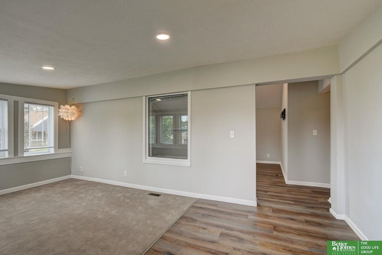 6519 Parker St - Photo 4 of 36