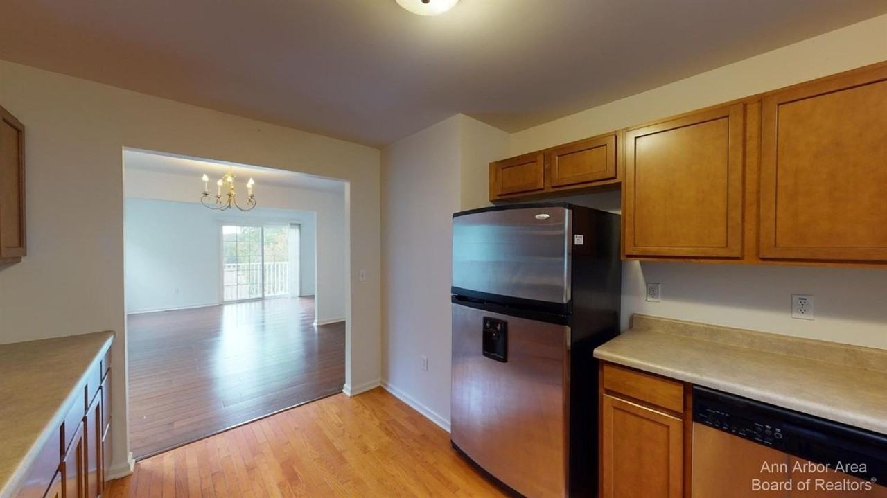 6391 Scoter Ln - Photo 5 of 32