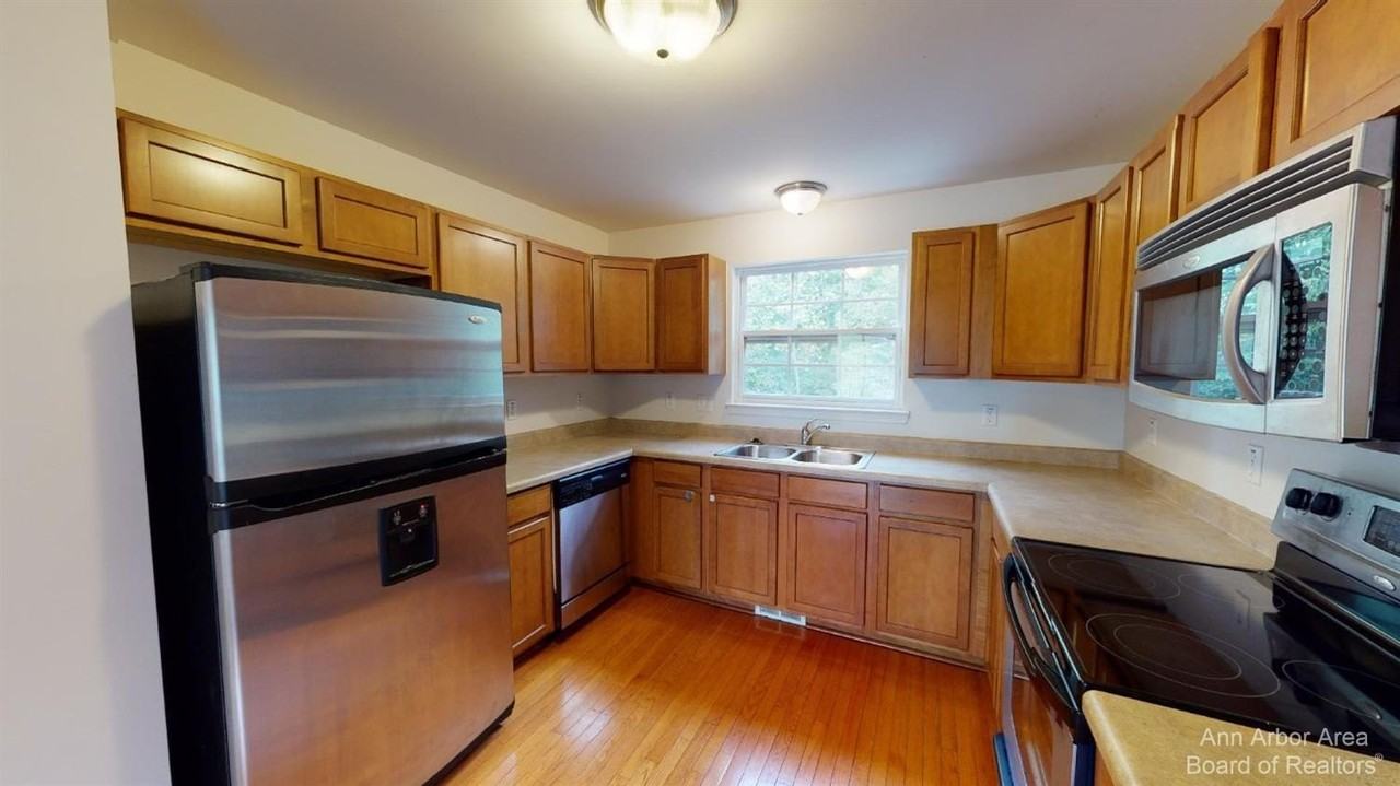 6391 Scoter Ln - Photo 6 of 32