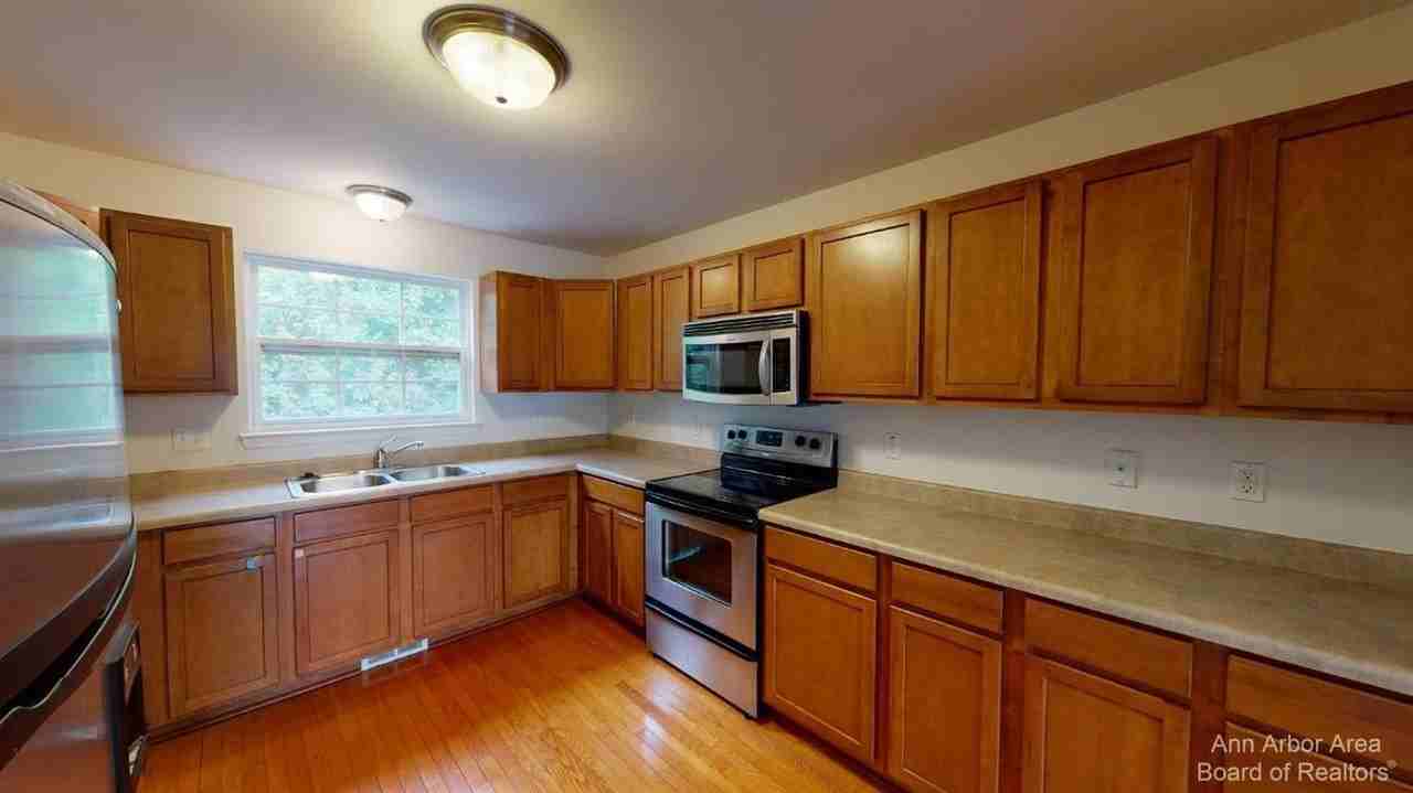 6391 Scoter Ln - Photo 7 of 32