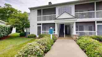 2718 S Knightsbridge Cir - Photo 1 of 1