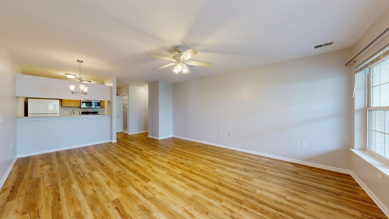 2718 S Knightsbridge Cir - Photo 3 of 19