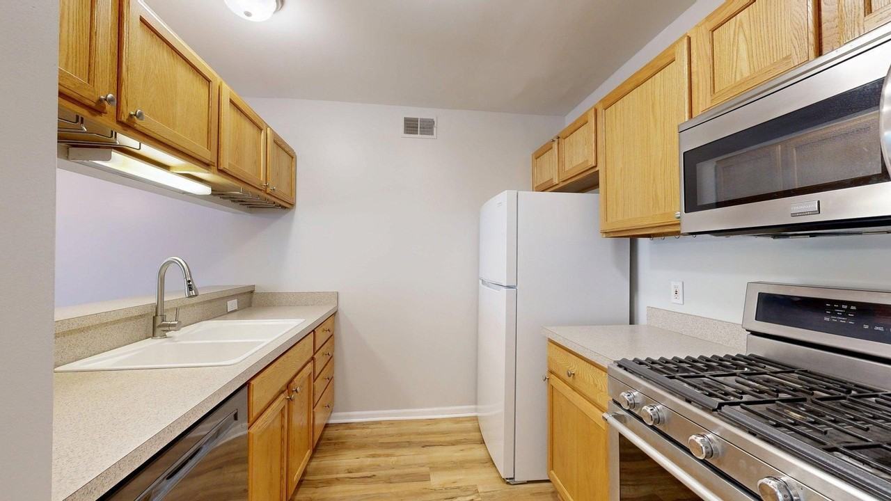 2718 S Knightsbridge Cir - Photo 5 of 19