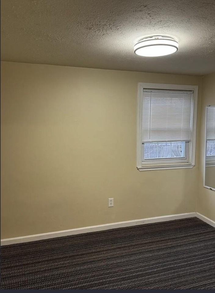 22641 Albion Ave - Photo 6 of 11