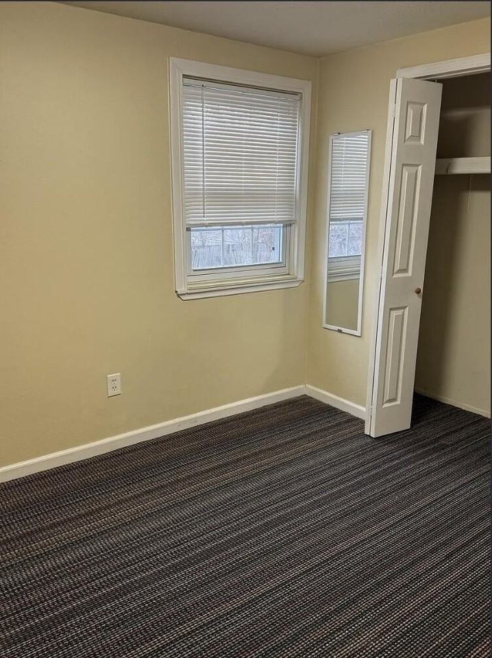 22641 Albion Ave - Photo 7 of 11