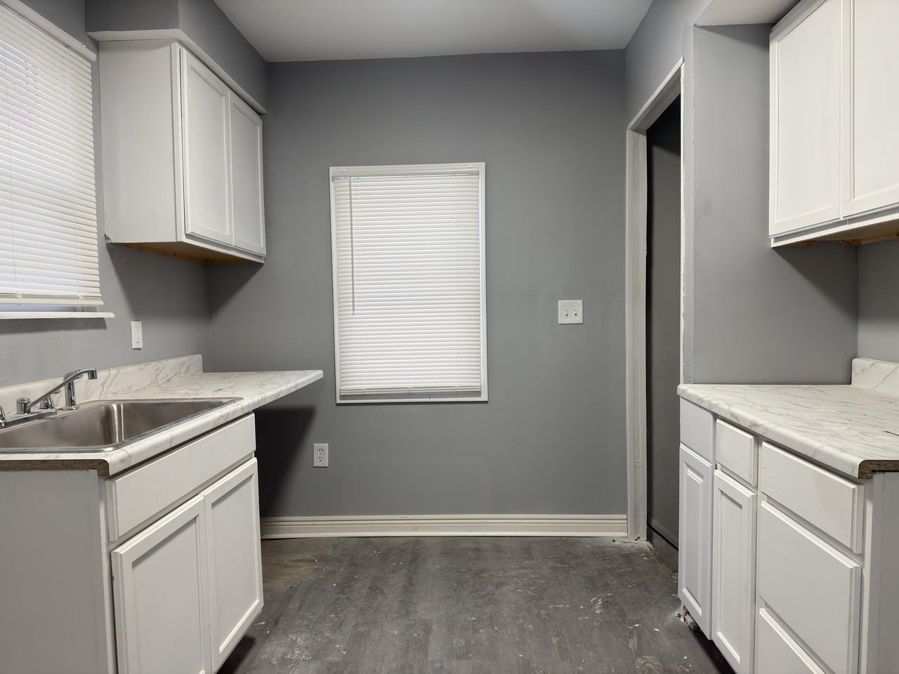 11400 Abington Ave - Photo 3 of 7