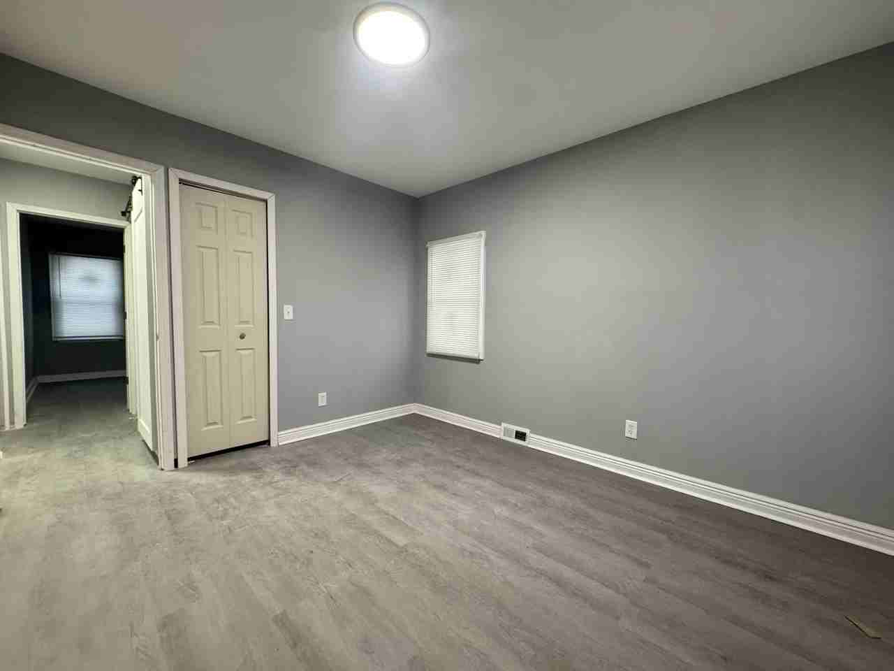 11400 Abington Ave - Photo 5 of 7