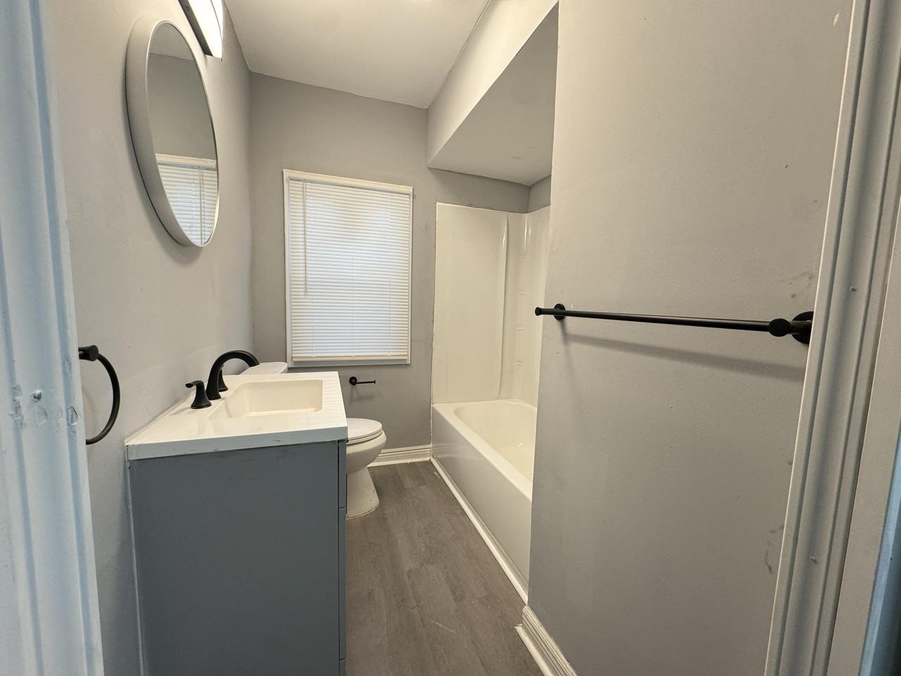 11400 Abington Ave - Photo 6 of 7