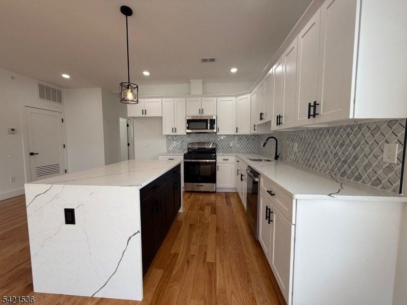 223 Monroe Ave - Photo 5 of 16