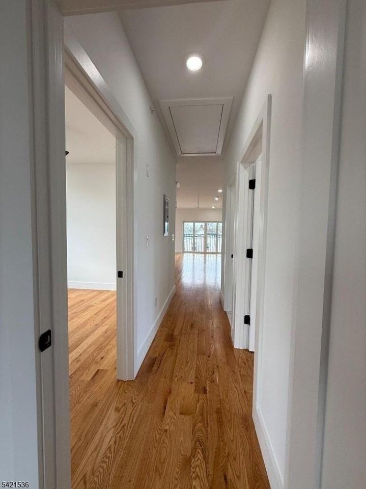 223 Monroe Ave - Photo 7 of 16