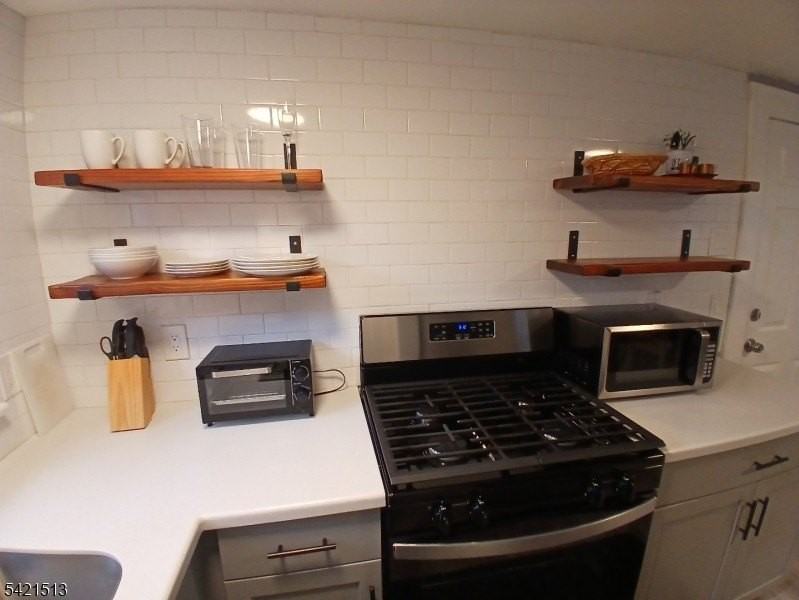 17 Thomas St #2 - Photo 4 of 17