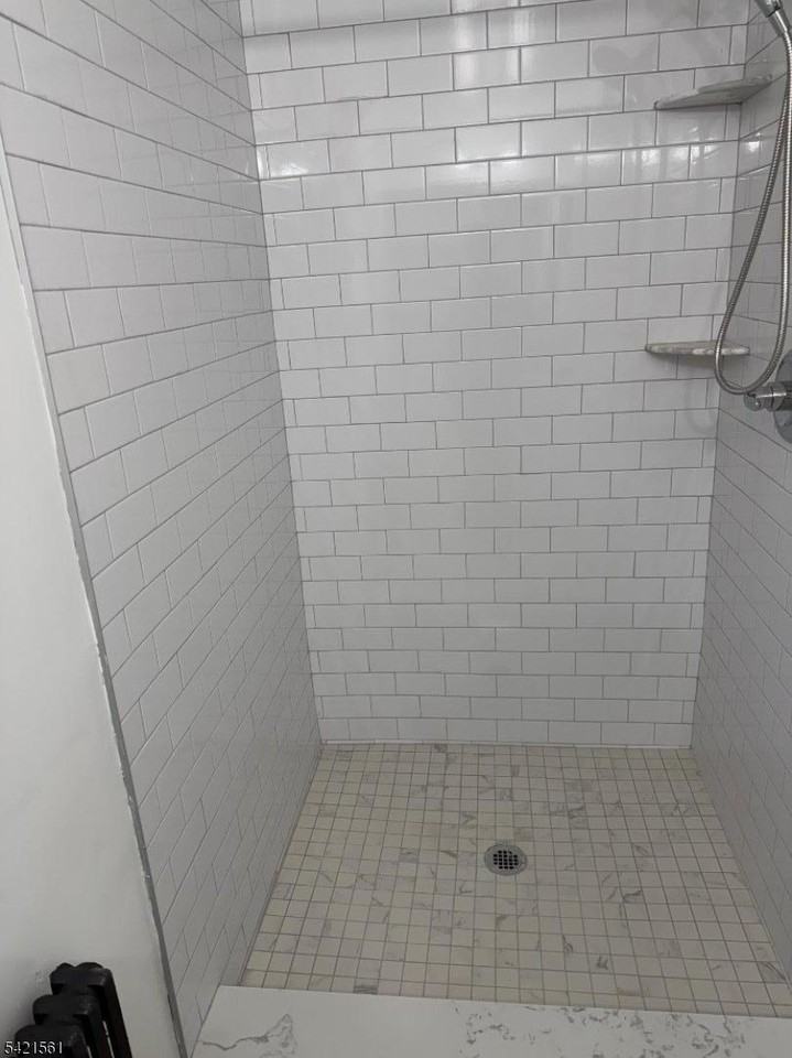 305 Millburn Ave #2R - Photo 4 of 8