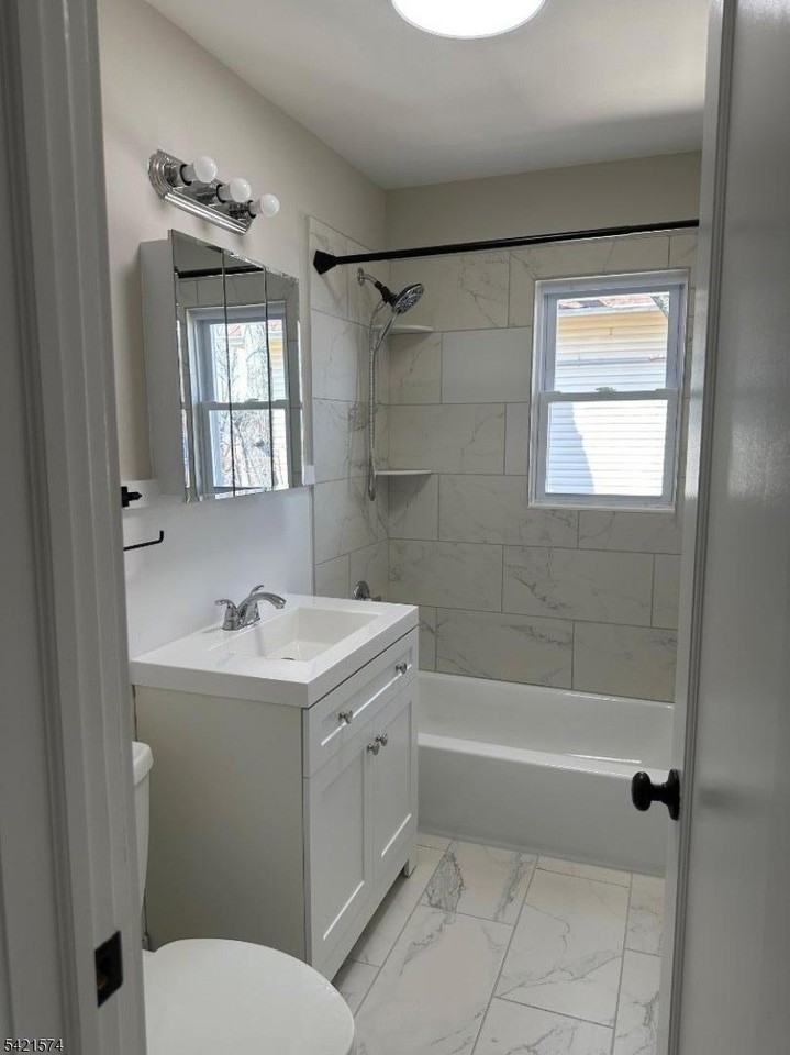 78 Burnett Ave #80B - Photo 3 of 6