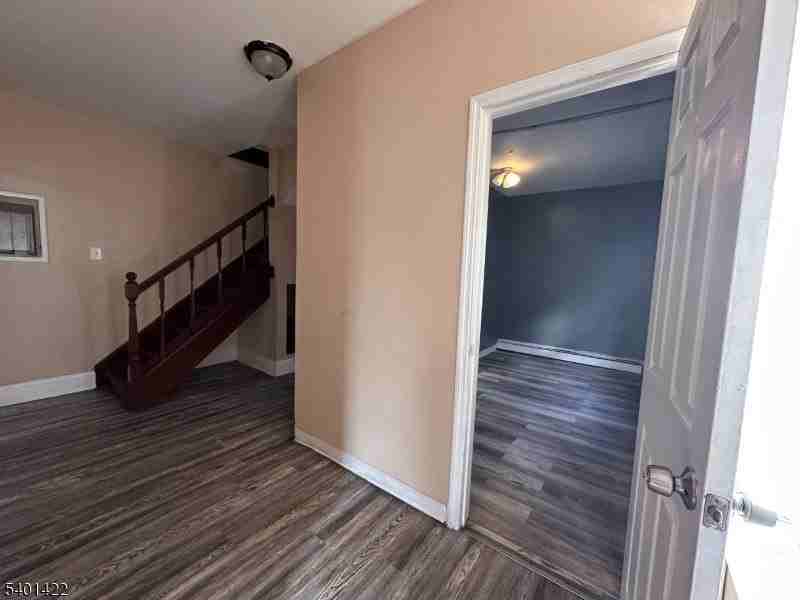 748 Trumbull St #2 - Photo 4 of 13