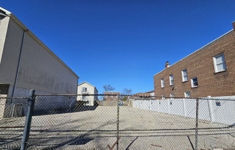 716 N 6th St - Photo 2 of 4