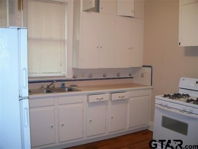 302 W Bryan St - Photo 2 of 7