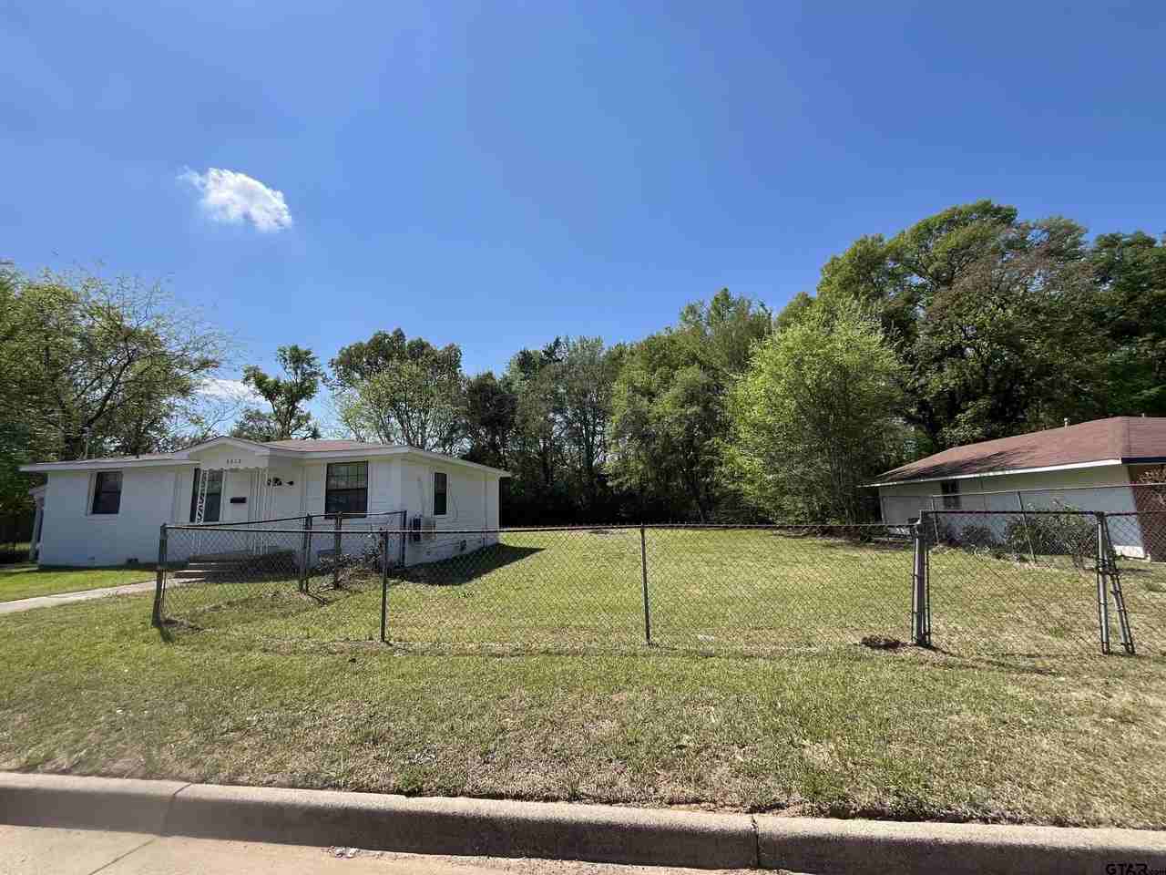 3312 N Luberta St - Photo 2 of 8