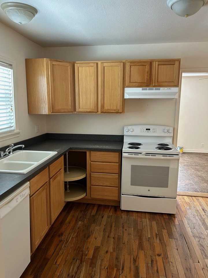 109 Laird Ln - Photo 3 of 9