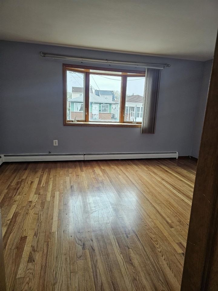 65 Suburbia Ct - Photo 2 of 16