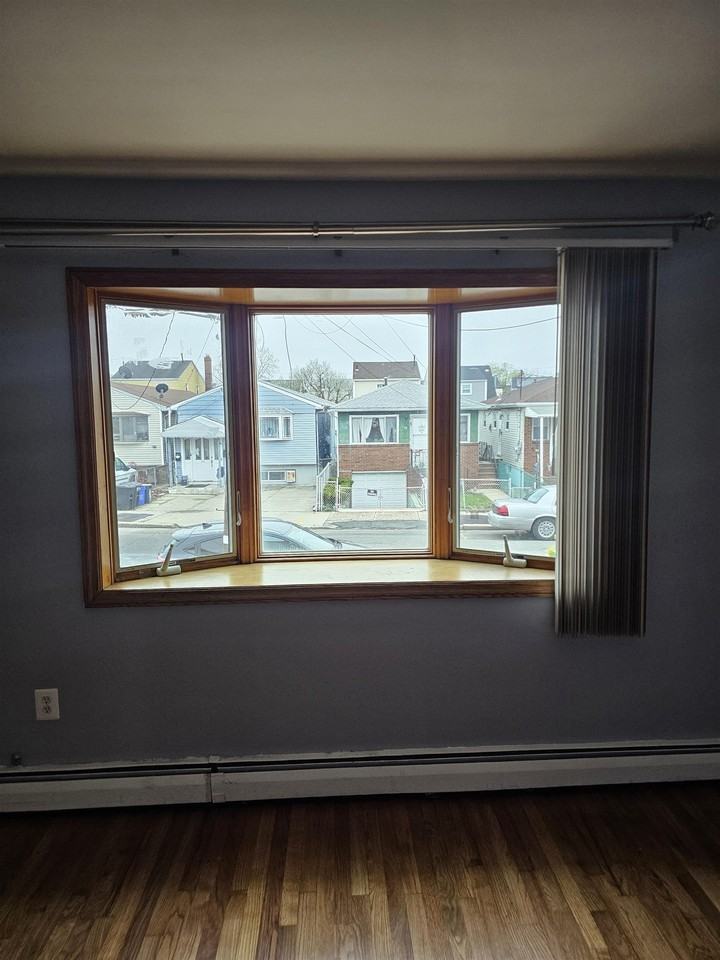 65 Suburbia Ct - Photo 3 of 16