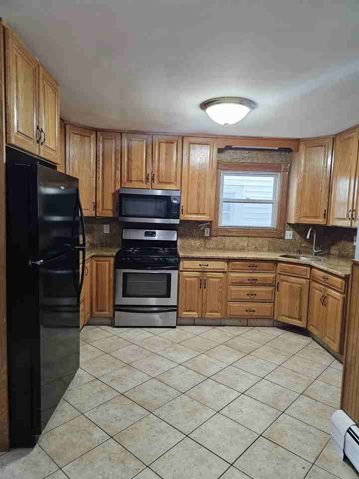 65 Suburbia Ct - Photo 4 of 16