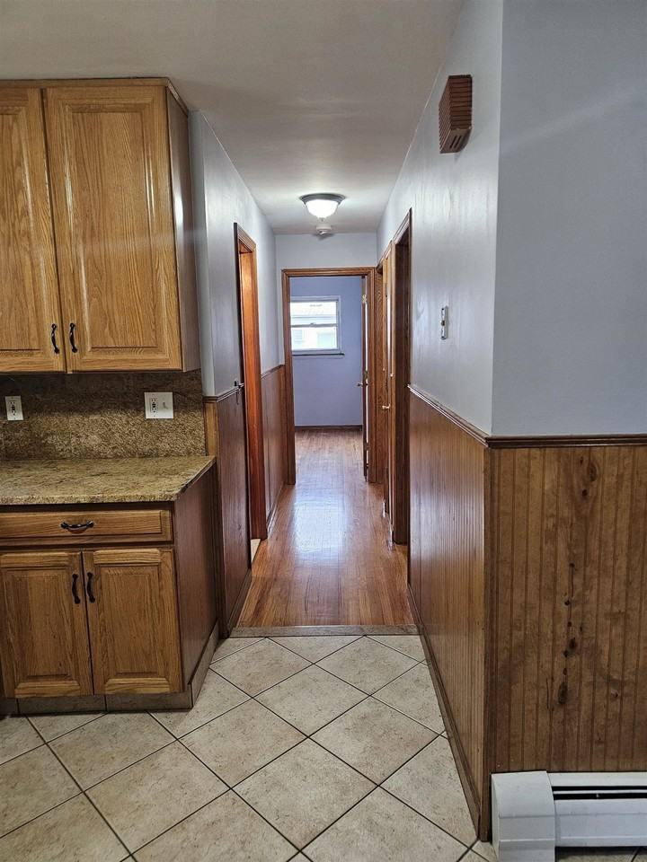 65 Suburbia Ct - Photo 6 of 16