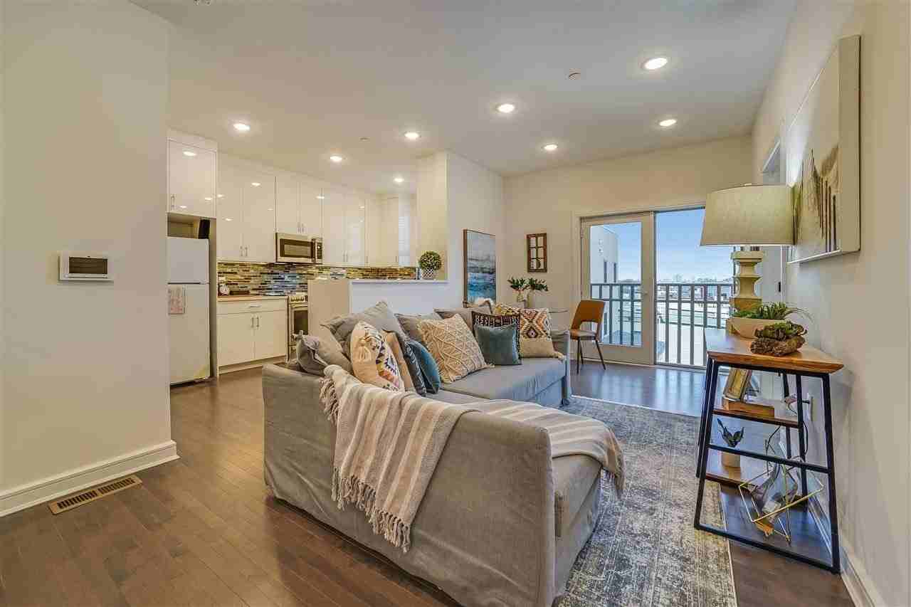 972 Summit Ave #408 - Photo 2 of 29