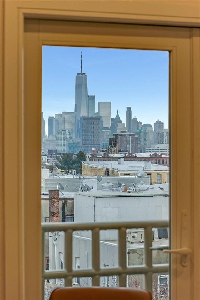 972 Summit Ave #408 - Photo 6 of 29