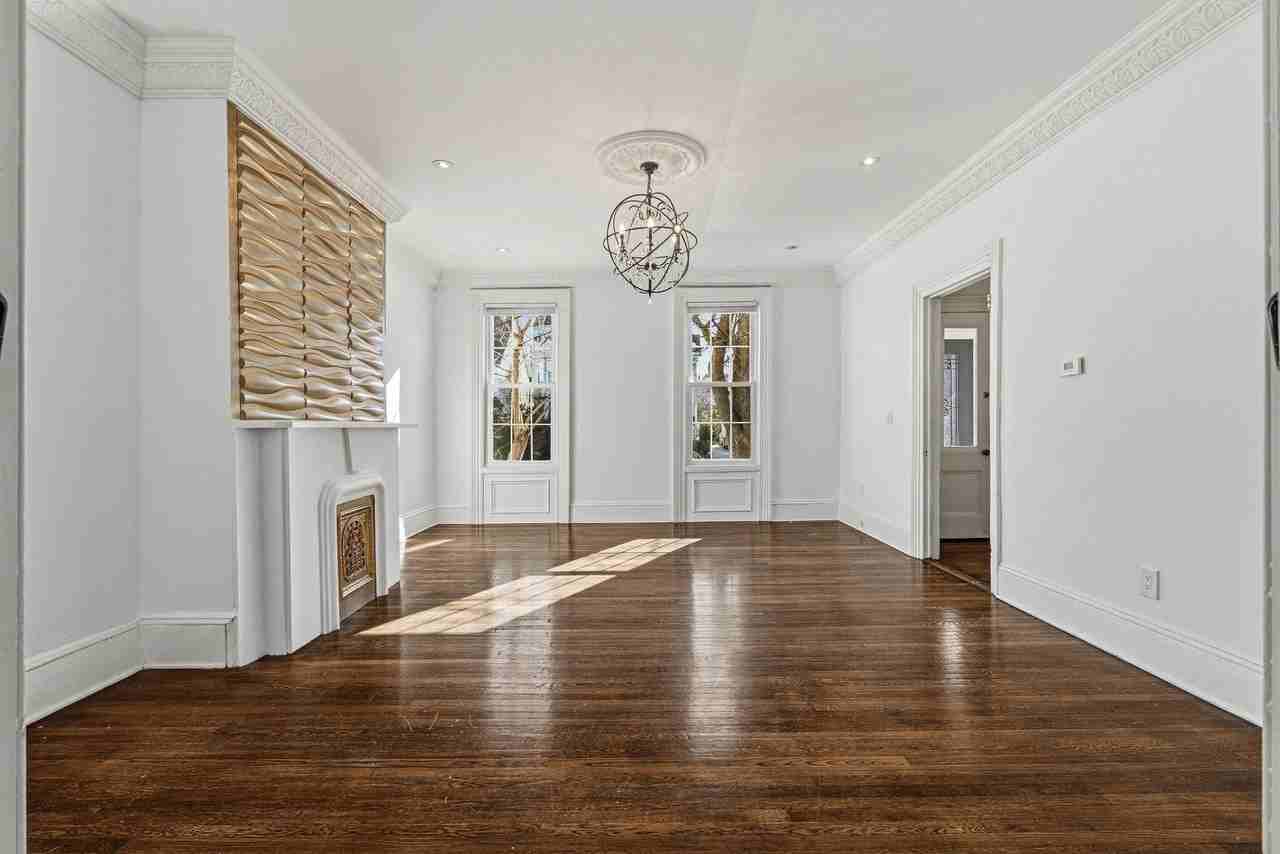 37 W 34th St #1 - Photo 6 of 42