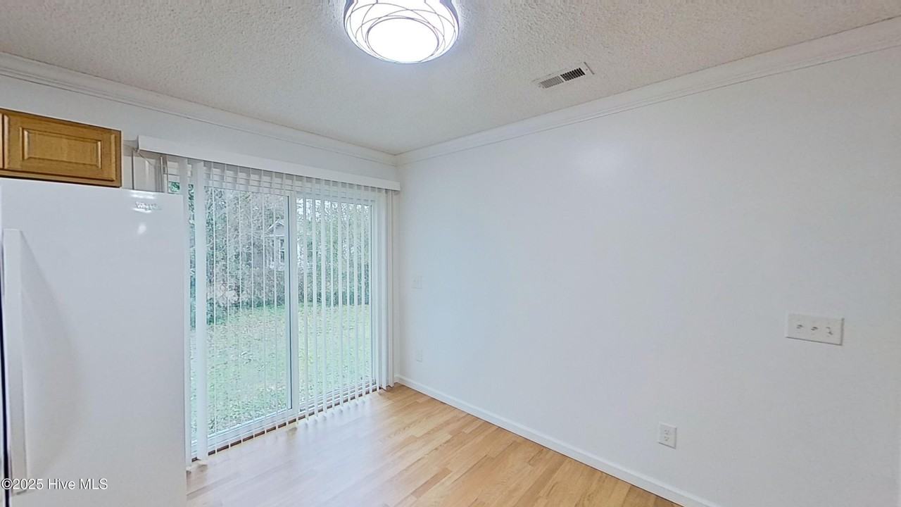 625 Mohican Trl - Photo 7 of 24