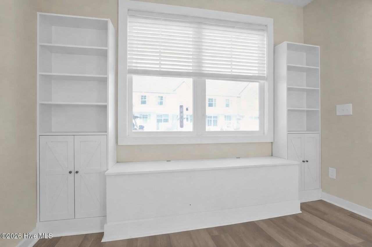 328 Starfish Ln - Photo 5 of 40