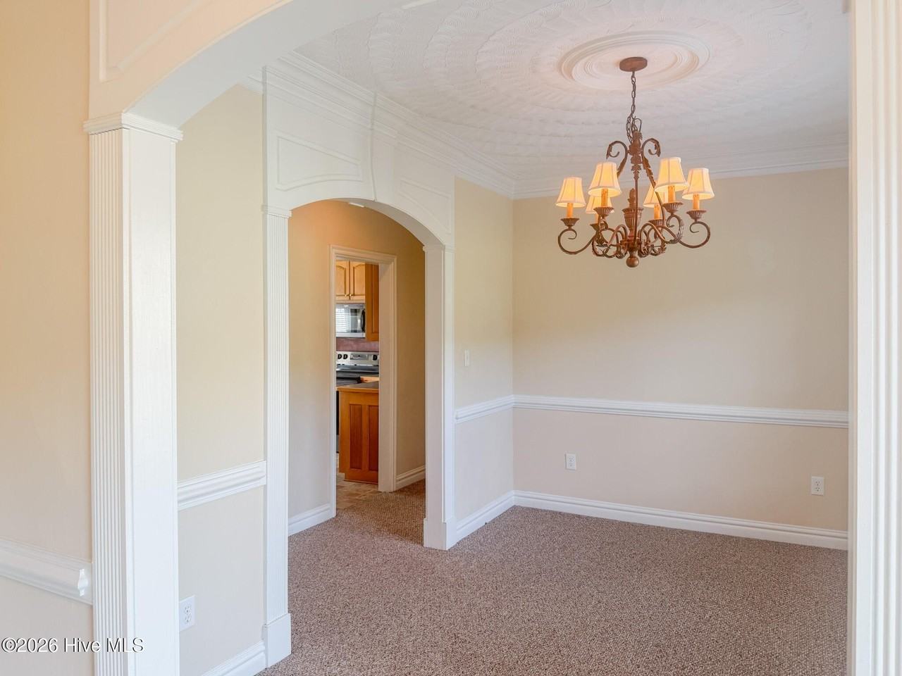 121 Scotland Rd - Photo 7 of 46