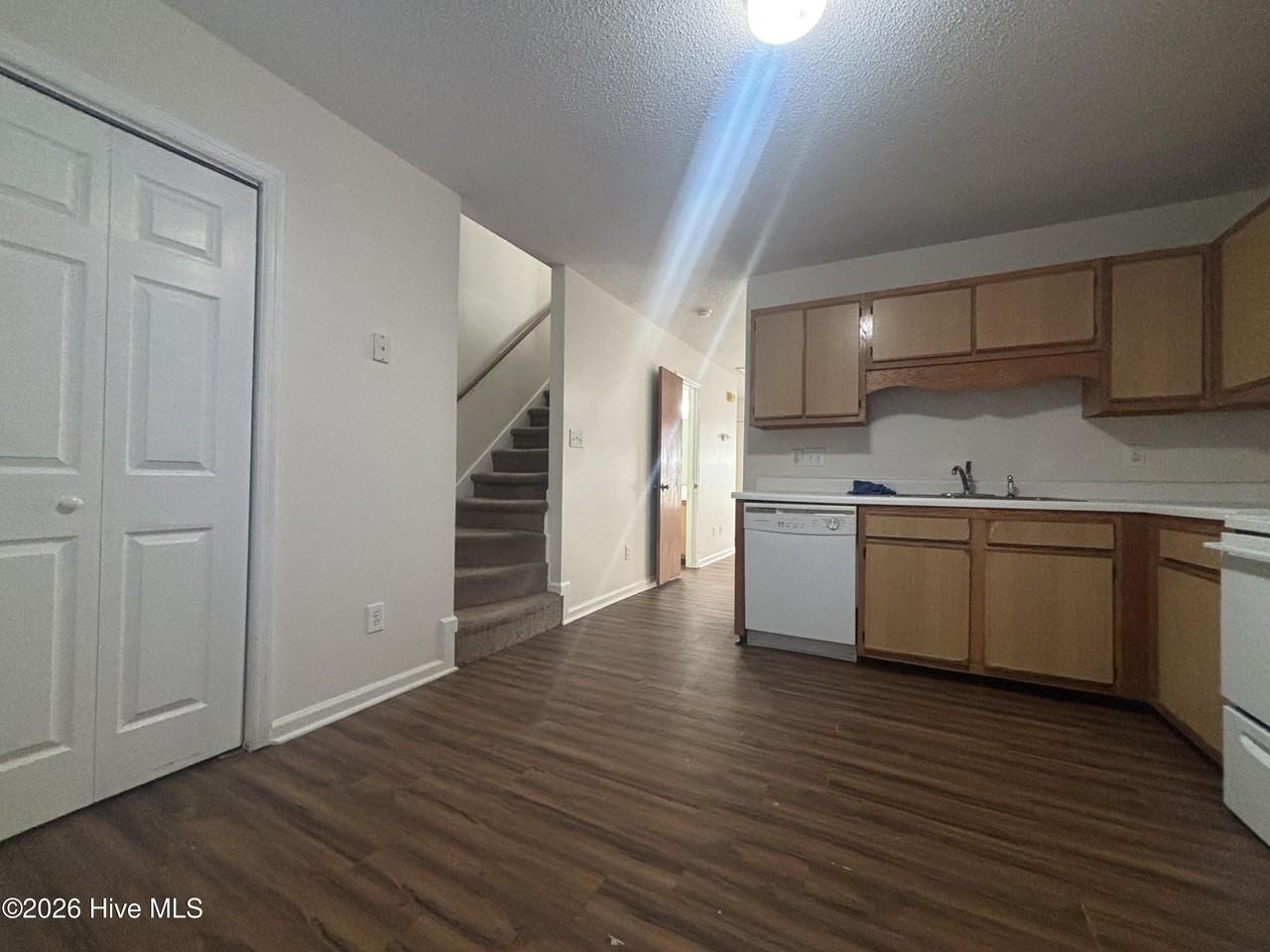 1111 Pueblo Dr - Photo 6 of 13