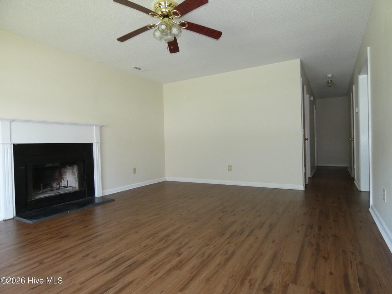 3050 Foxhorn Rd - Photo 3 of 20