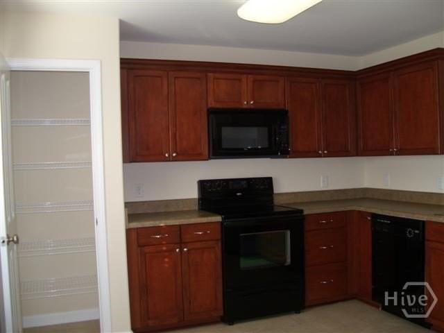 110 Summer Hill Ct - Photo 4 of 18