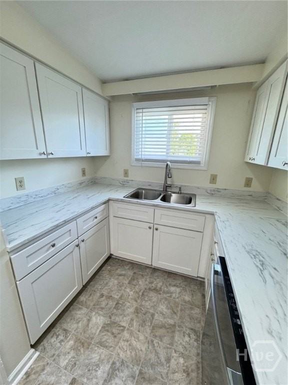 412 E Hall St - Photo 6 of 13