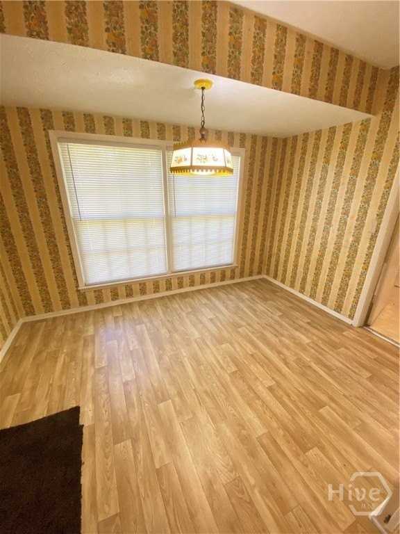 808 Jamestowne Rd - Photo 6 of 16