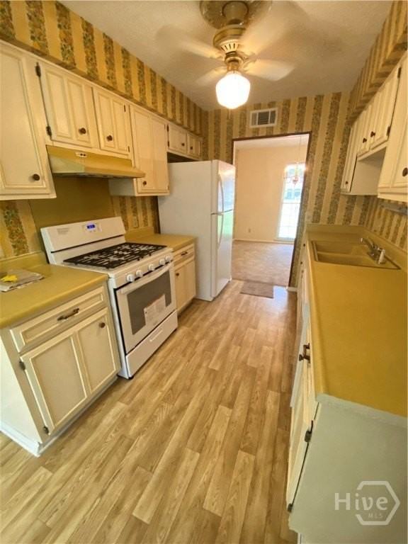 808 Jamestowne Rd - Photo 7 of 16