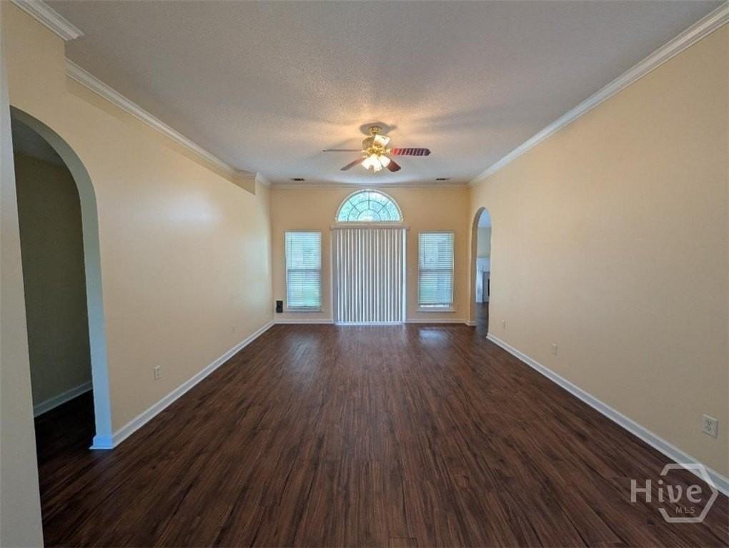 320 Young Way - Photo 2 of 25