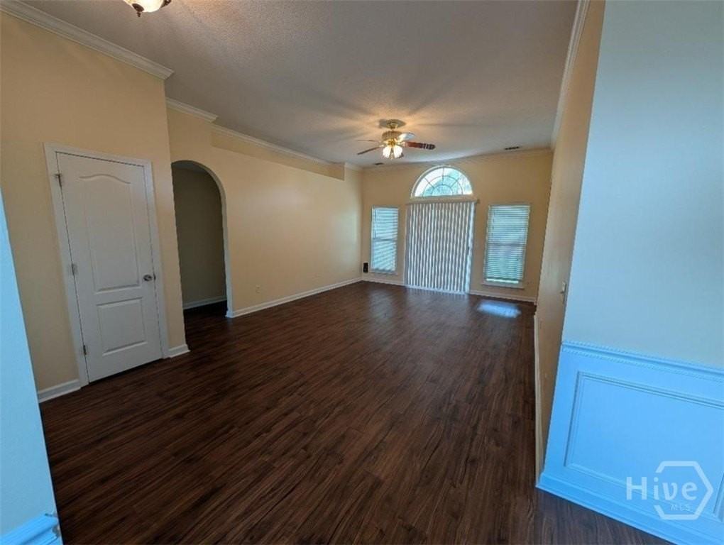 320 Young Way - Photo 3 of 25