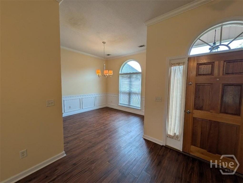 320 Young Way - Photo 5 of 25