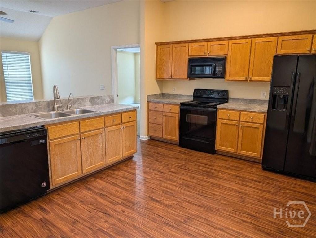 320 Young Way - Photo 7 of 25