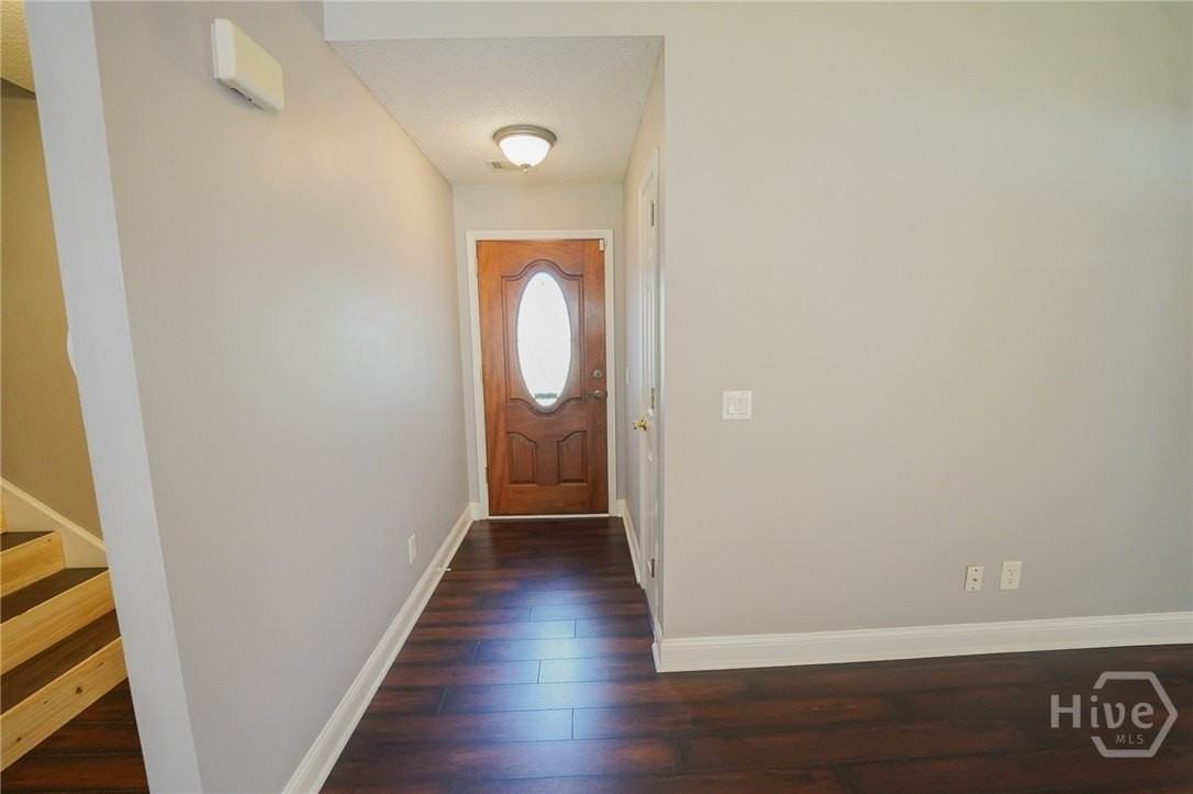 701 Laurel Hill Cir - Photo 5 of 39