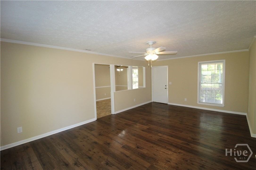 46 Hermitage Dr - Photo 3 of 20