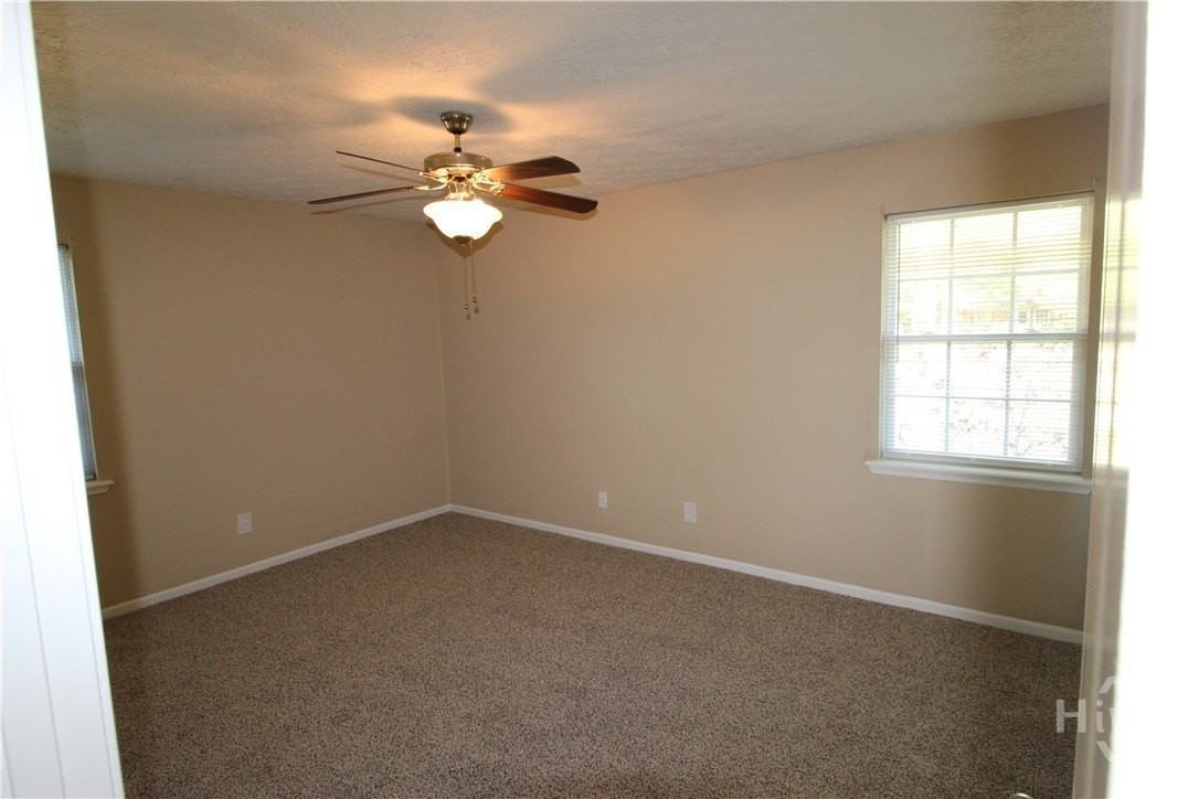 46 Hermitage Dr - Photo 7 of 20