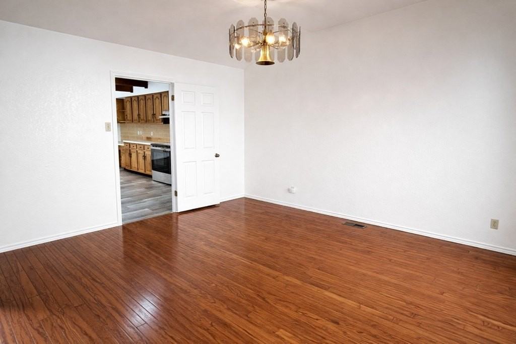 2416 Birkdale Ln - Photo 7 of 25