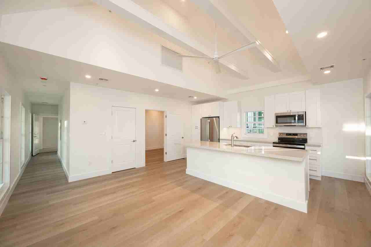 1110 Truman Ave #UP - Photo 3 of 20